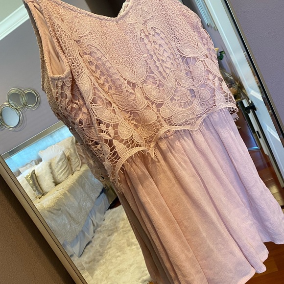 Light pink crochet romper- size medium - Picture 1 of 2